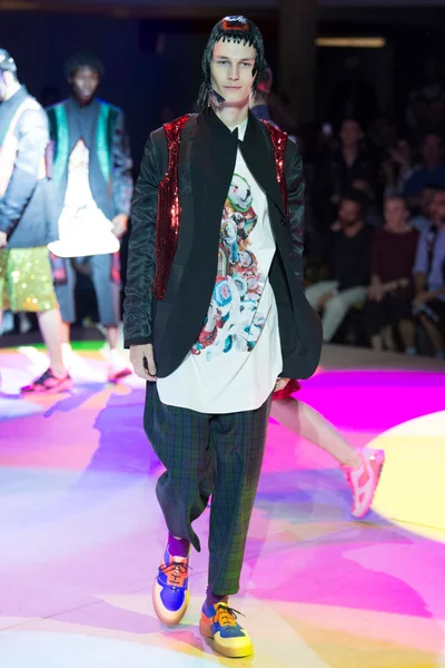 Look 11